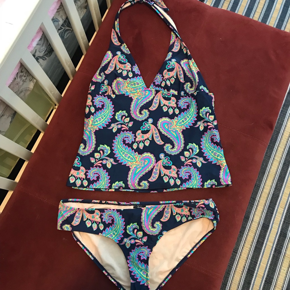 Old Navy halter top tanking